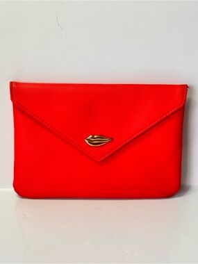 🌷5/25$ IPSY "Sealed with a Kiss" Makeup Bag with Snap Closure